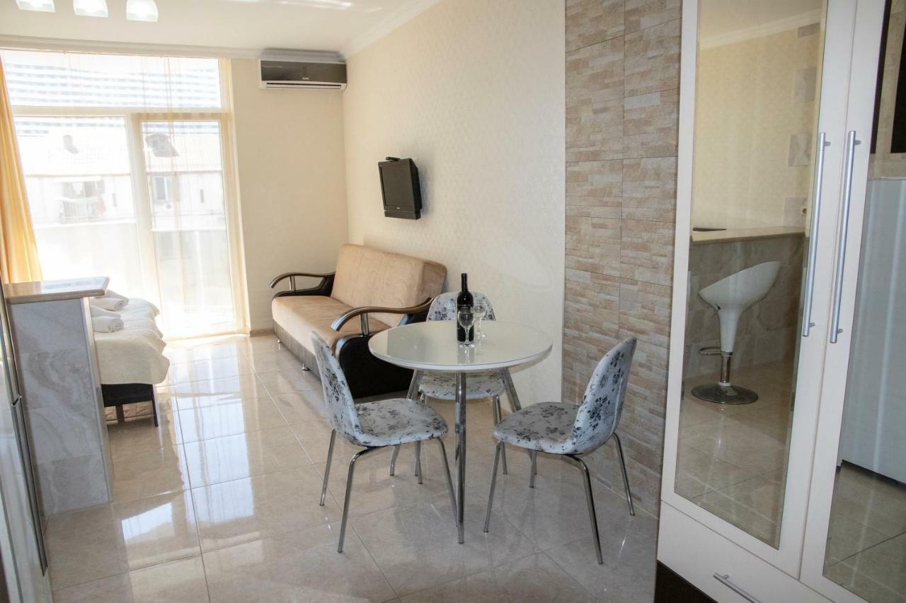 Orbi Apartment Ruslan Batoumi Extérieur photo