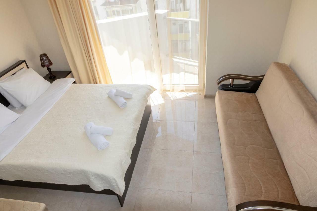 Orbi Apartment Ruslan Batoumi Extérieur photo