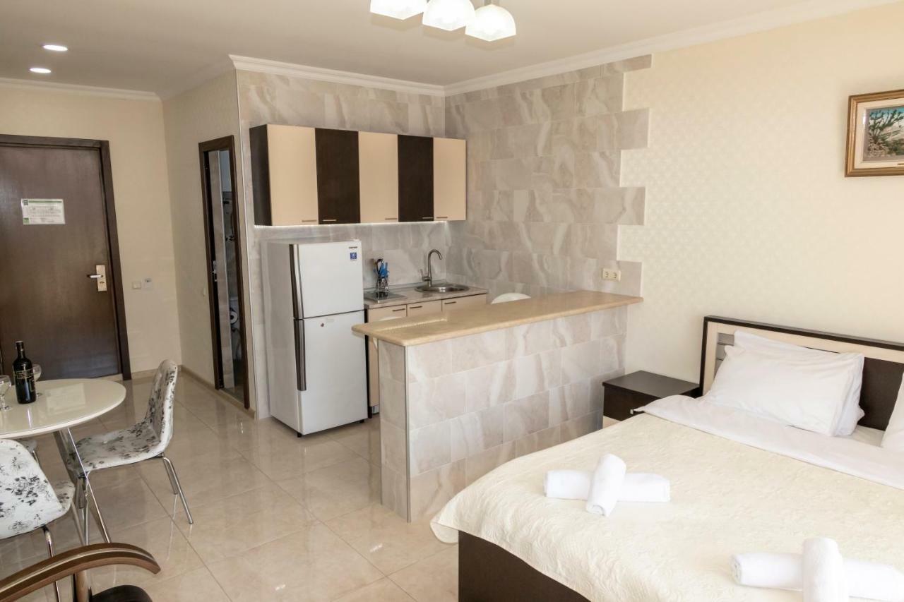 Orbi Apartment Ruslan Batoumi Extérieur photo